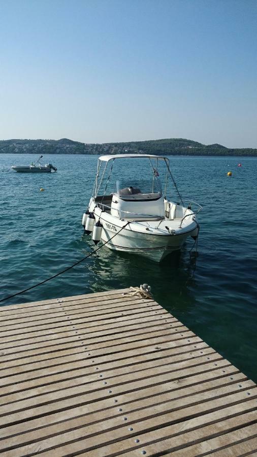 Secret Garden Barada Beach Apartment Trogir Bagian luar foto